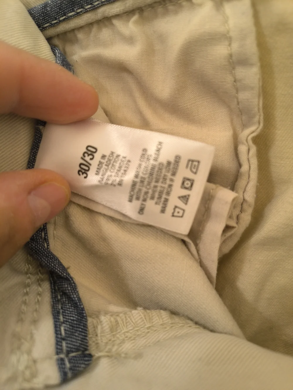 Aeropostale Men's Light Khaki Chino Pants